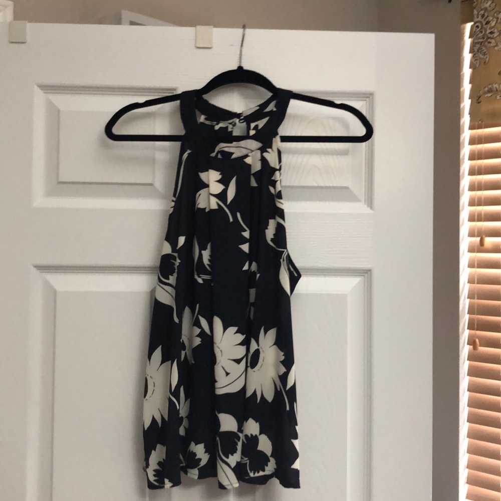 Lelis halter top